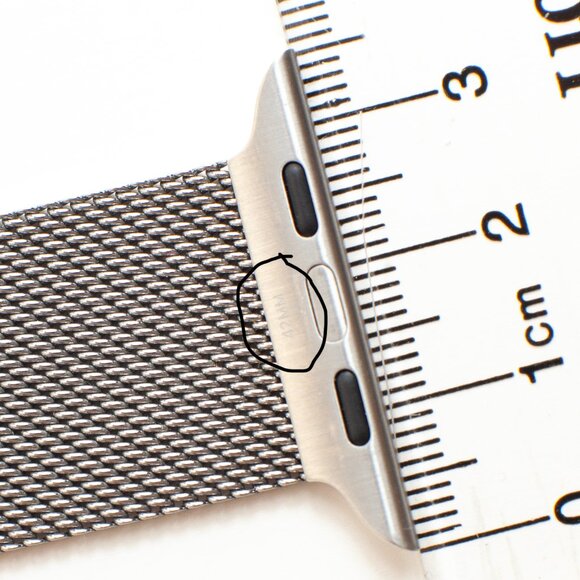 42MM Apple Watch Milanese Silver Mesh Strap - Picture 3 of 6